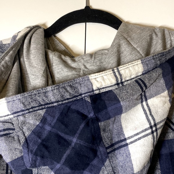 Hooded Plaid Vest - Picture 4 of 4